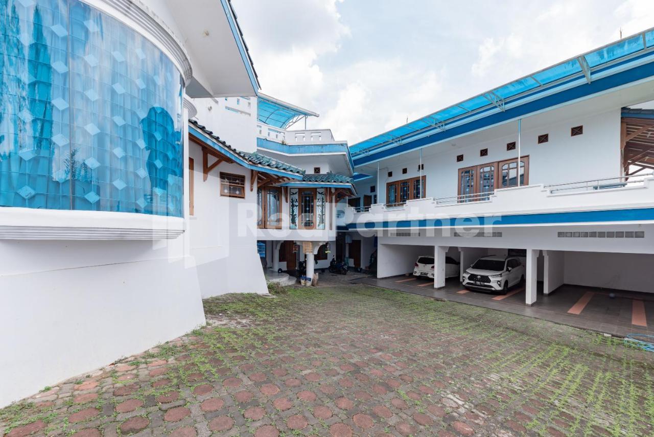 Biru Homestay Bandung Mitra Reddoorz Buitenkant foto
