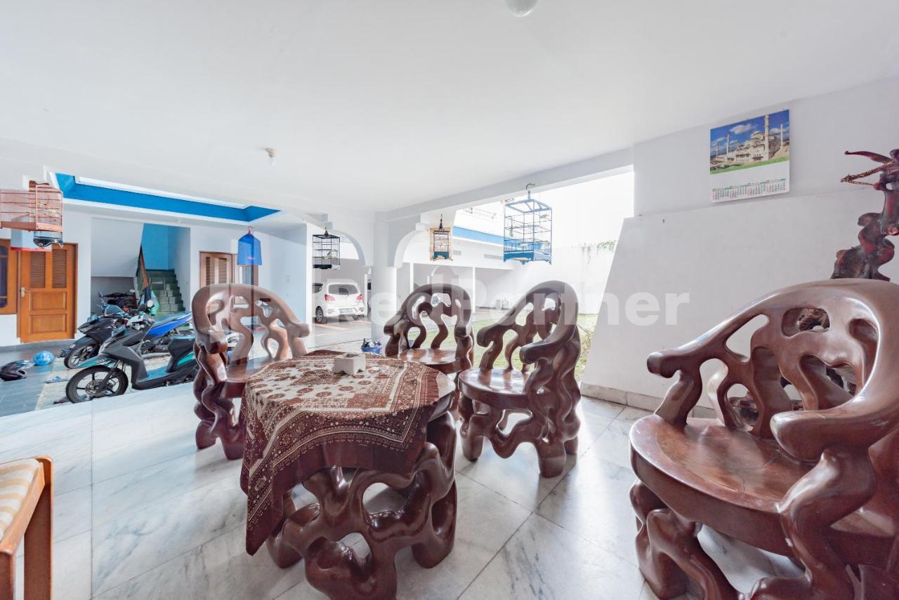 Biru Homestay Bandung Mitra Reddoorz Buitenkant foto
