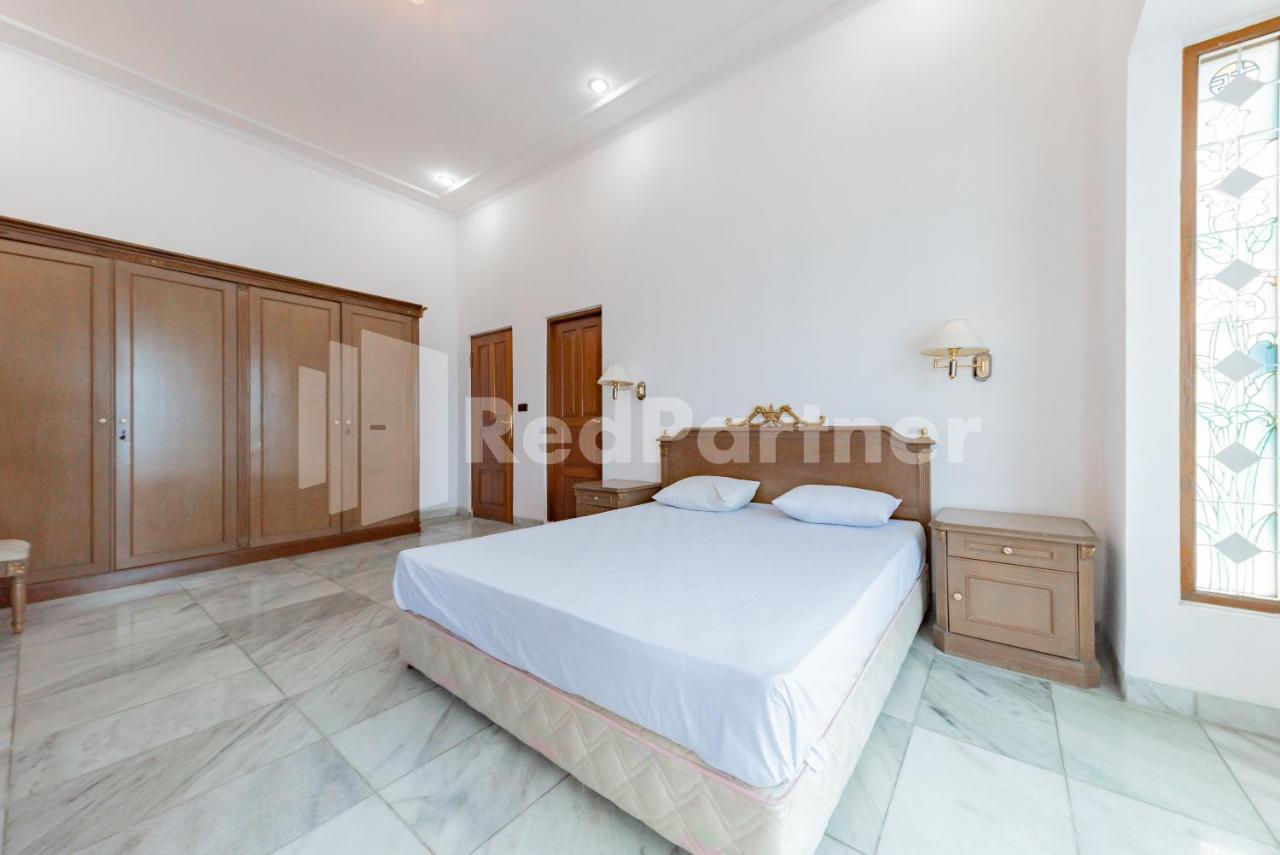 Biru Homestay Bandung Mitra Reddoorz Buitenkant foto