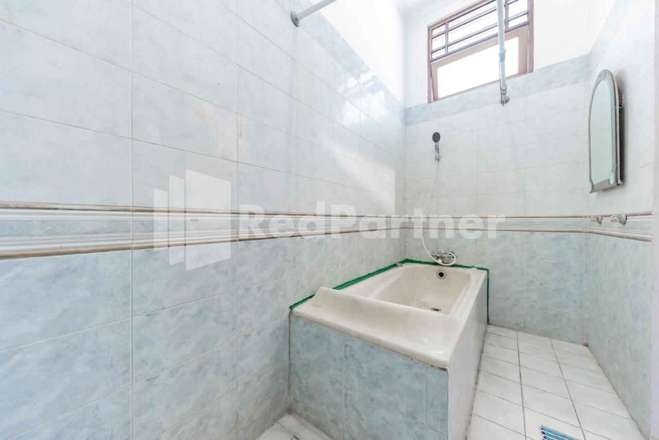 Biru Homestay Bandung Mitra Reddoorz Buitenkant foto