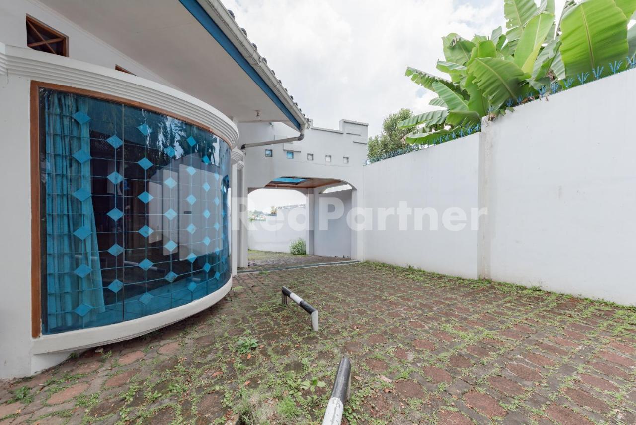 Biru Homestay Bandung Mitra Reddoorz Buitenkant foto