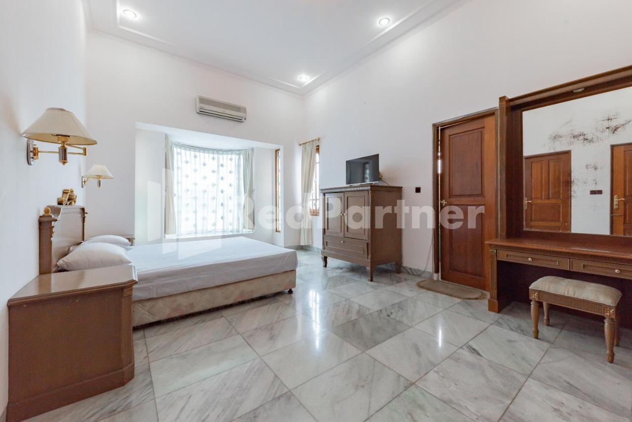 Biru Homestay Bandung Mitra Reddoorz Buitenkant foto