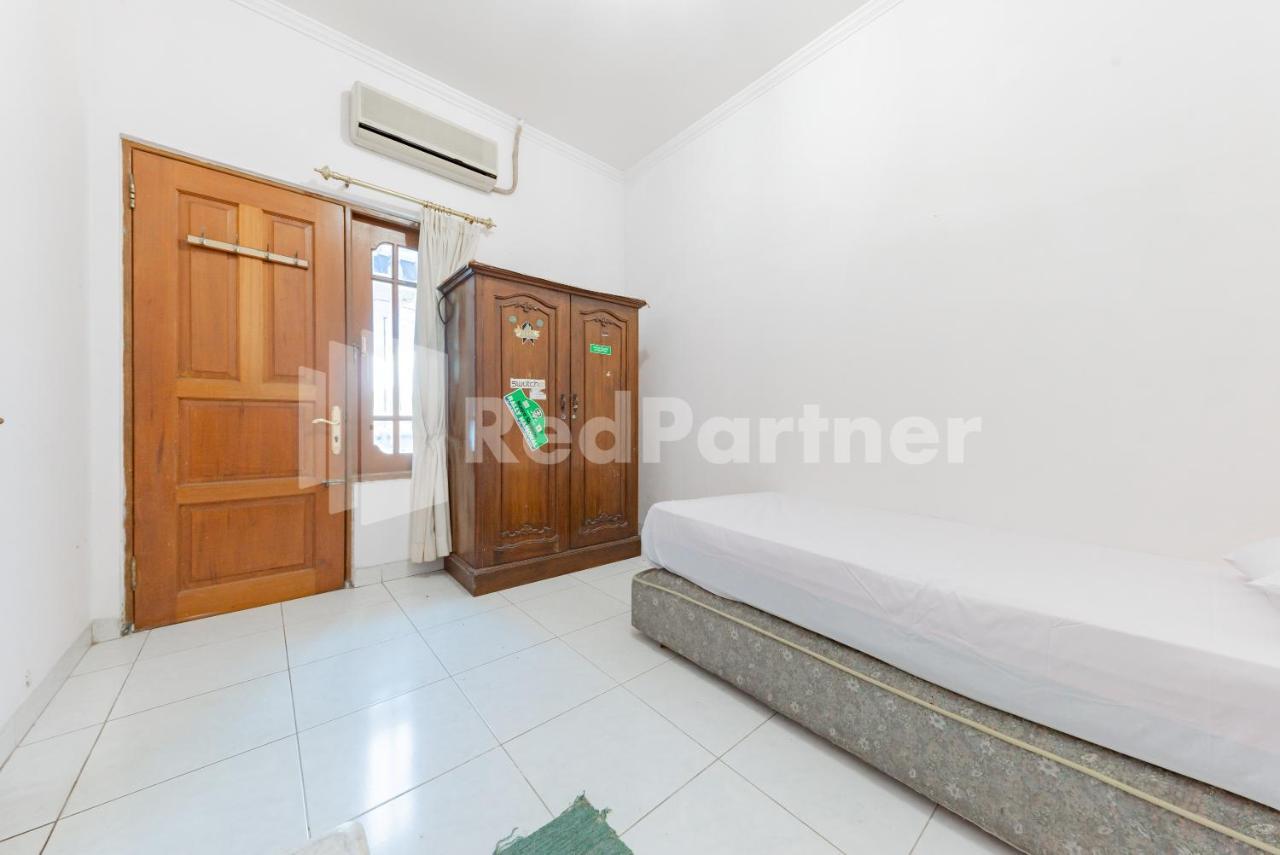 Biru Homestay Bandung Mitra Reddoorz Buitenkant foto
