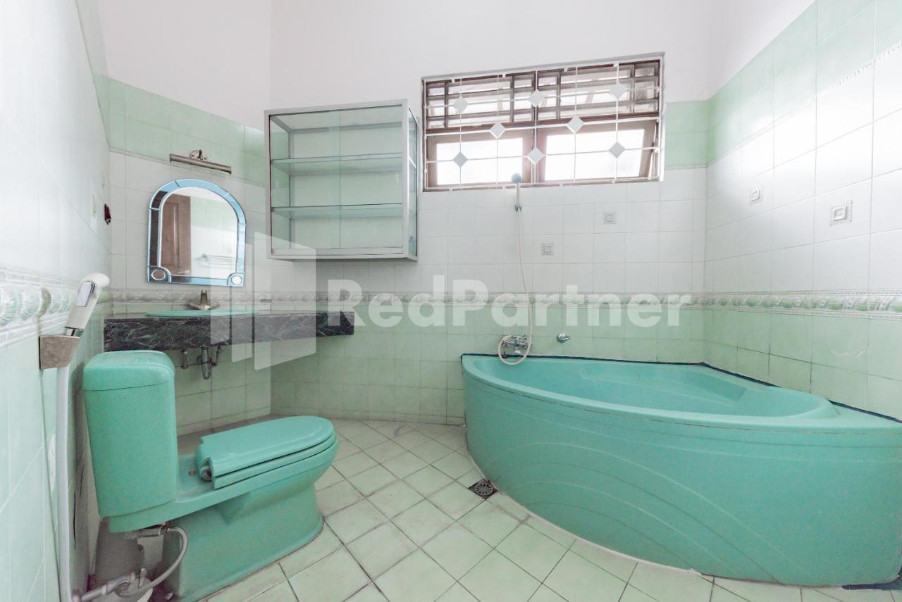 Biru Homestay Bandung Mitra Reddoorz Buitenkant foto